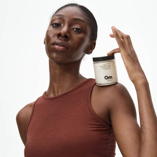 Om Organics Essentiels Vanilla Moon Radiant Body Scrub