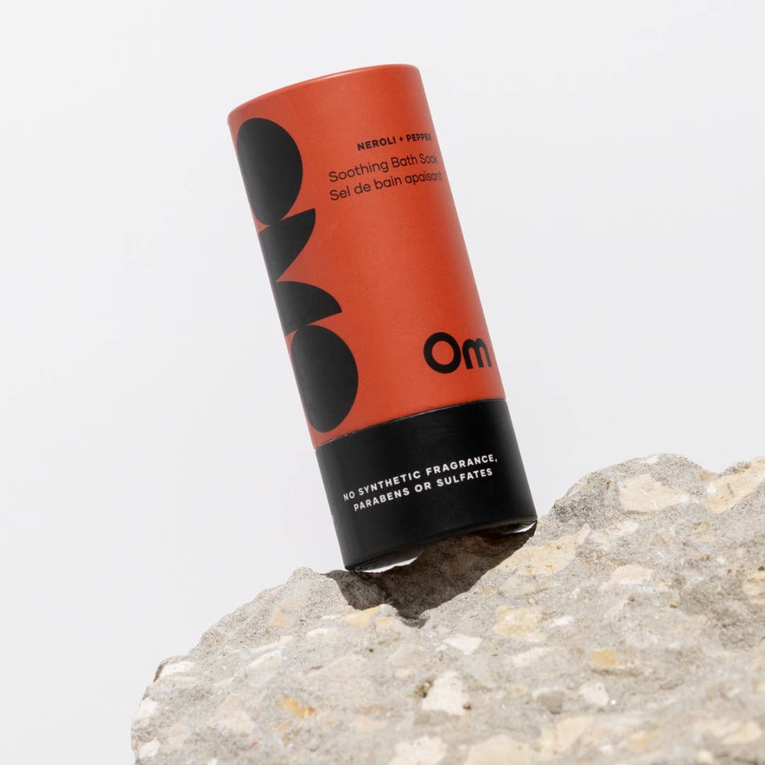 Om Organics Skincare Mini Soothing Bath Soak: Neroli + Pepper - 90 g