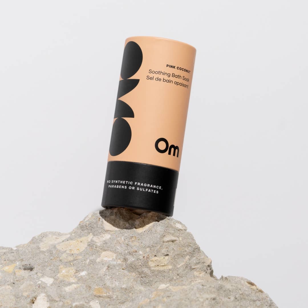 Om Organics Skincare Mini Soothing Bath Soak: Pink Coconut - 90 g