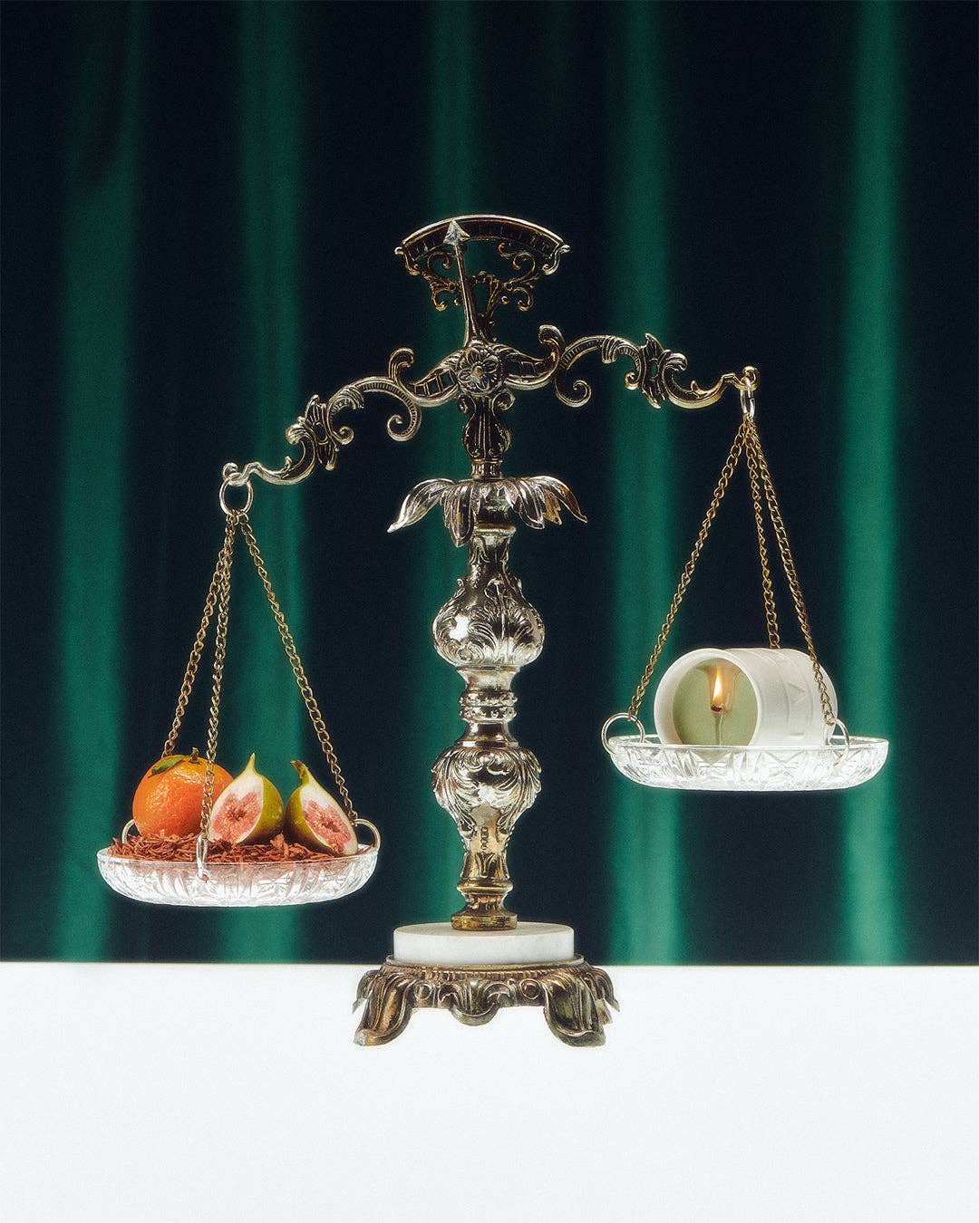 VIGYL Candle Figure Eight